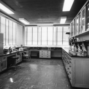 Grinnells Animal Health Laboratories, interior lab view