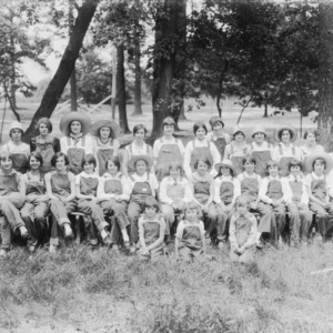 Macedonia Club at Nash girls federation - Won first prize for attendance, June 1928 Extension Farm News
