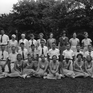 Group of girls and boys at North Carolina State 4-H Short Course, 1932