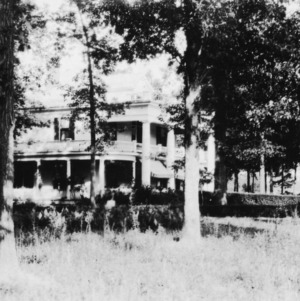 Upscale farm home on large cotton farm, July 1922