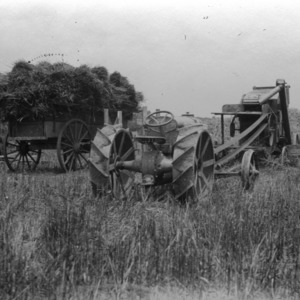 Threshing wheat, Statesville, North Carolina, June 26, 1923