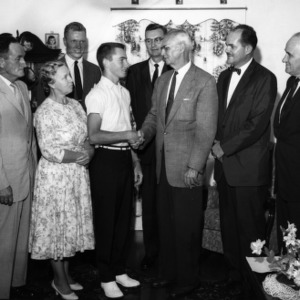 McGee receiving Alumni Area Scholarship, Aug 1959