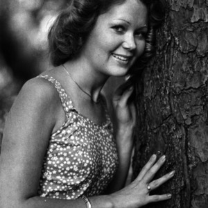 Homecoming queen contestant, Leslie Bengtson, 1977