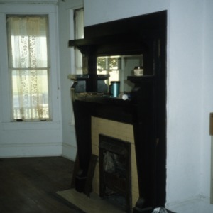 Interior view with fireplace, L. C. Blades House, Elizabeth City, Pasquotank County, North Carolina