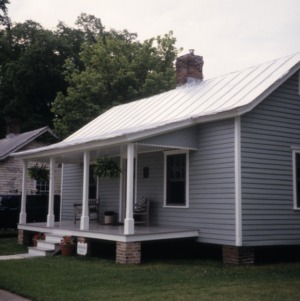 Front view, 406 Phillips Street, Edenton Cotton Mill Village, Edenton, Chowan County, North Carolina