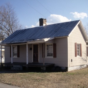 Front view, 408 Queen Street, Edenton Cotton Mill Village, Edenton, Chowan County, North Carolina