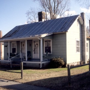 Front view, 412 Queen Street, Edenton Cotton Mill Village, Edenton, Chowan County, North Carolina