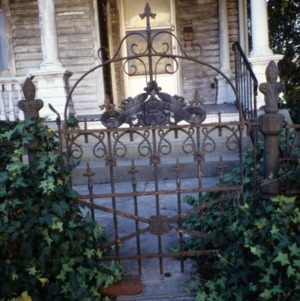 Front gate, John R. B. Carraway House, New Bern, Craven County, North Carolina