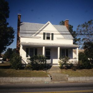 Front view, Huggins W. Parker House, Trenton, Jones County, North Carolina