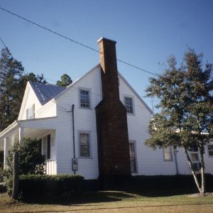 Side view, Huggins W. Parker House, Trenton, Jones County, North Carolina