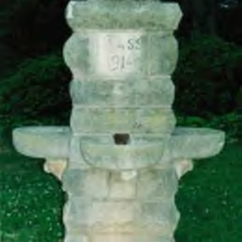Class of 1914 monument