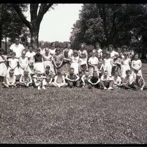 Mrs. Todd's 4th grade class at Pullen Park, May 22, 1958