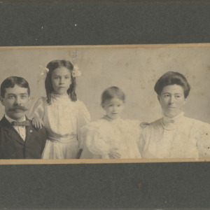 Portrait of young Mary Yarbrough, her sister, and their parents, circa 1902
