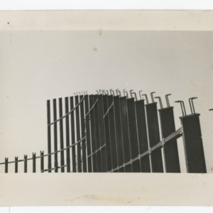 Connected steel column and arch during the construction of Dorton Arena