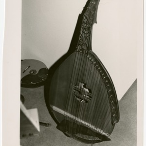 Ken Bloom's String instrument