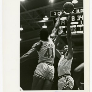 NC State basketball's Thurl Bailey against UNC Wilmington