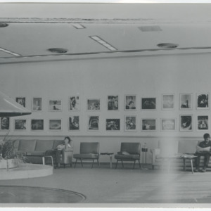 Wide Photograph os Gallery Wall