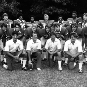 Ohio natives on football team group photo