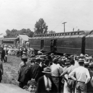 Crowd views Livestock Train on the Atlantic Coast Line Railroad
