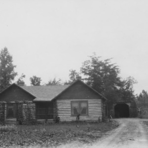 Pine log farm house, Caswell County
