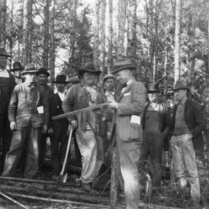 Jimmie Cameron demonstrating international log rule