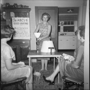 Women with lamps at 4-H electric project