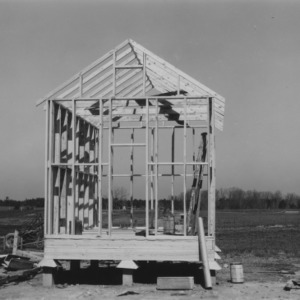 Construction of rat-proof feed barn