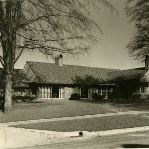 James E. Taylor House - Front, street view
